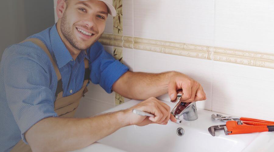 Handle or spout repair in Hamilton, IN